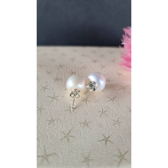 925 Pearl Stud Earrings - Picture 9 of 10
